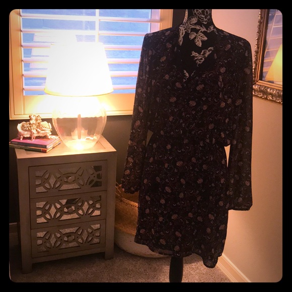 Peasant style floral dress by Wayf - Picture 2 of 4